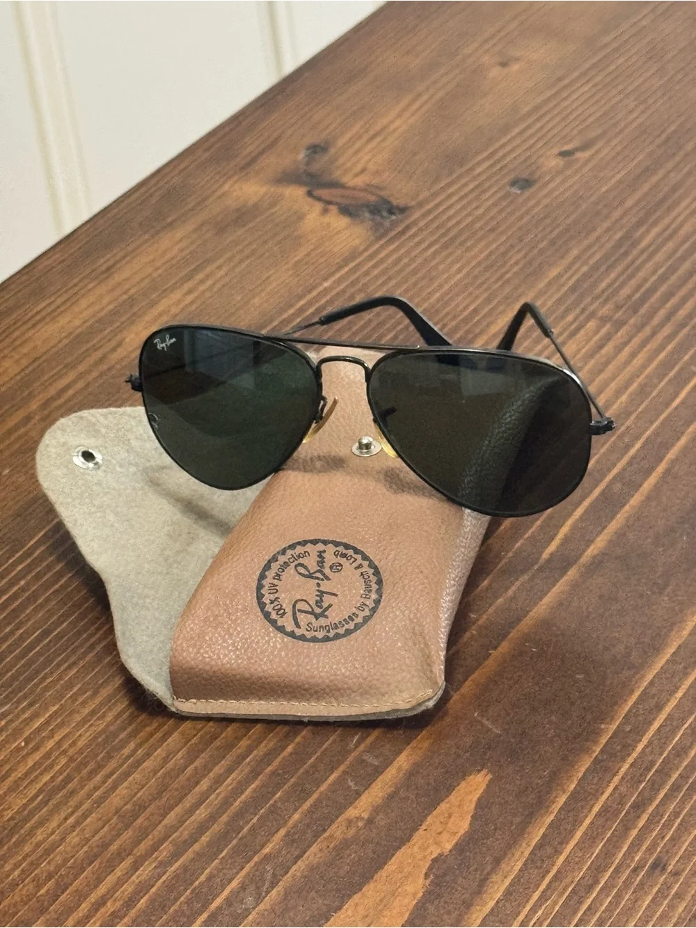 Vintage Ray-Ban B&L Aviator L2823 VUAS Black Sunglasses USA with Original Case